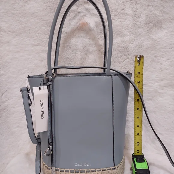 Calvin Klein Beautiful Bag - Picture 13 of 16